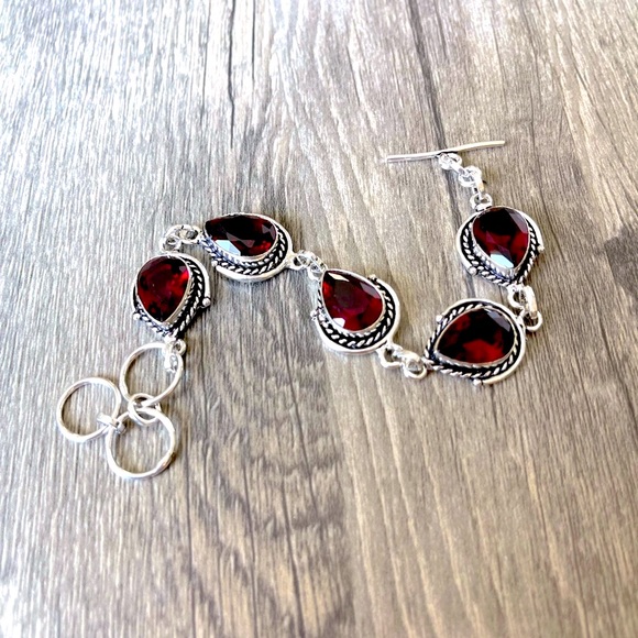 🎈 RED GARNET Designer Style Bracelet - Picture 5 of 5